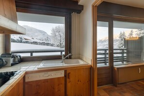 Réfrigérateur, micro-ondes, four, lave-vaisselle