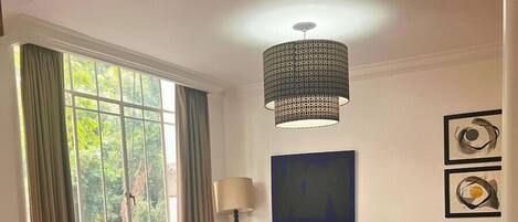 Smart TV, computer monitors