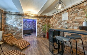 2 habitaciones, tabla de planchar con plancha y cuna de viaje 