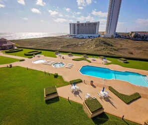 A heated pool - Bridgepoint Luxury 300 (south padre island)