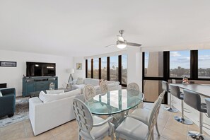 TV - Bridgepoint Luxury 300 (south padre island)