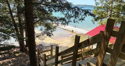 Cranberry Cottage on Torch Lake
