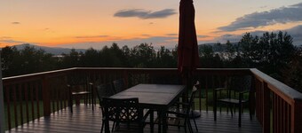 Catskills Mountain Villa With A Panoramic View.
20 minutes to Hunter and Windham