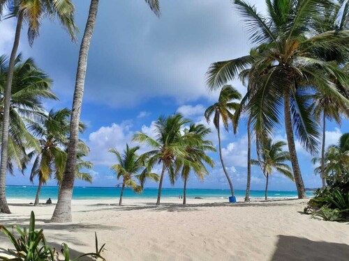 Spacious 3 bedrooms town house near the beach in Bávaro, Punta Cana. 