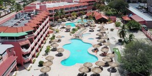 Pool - Paradise Beach Villas Resort - One Bedroom Apartment (Oranjestad)