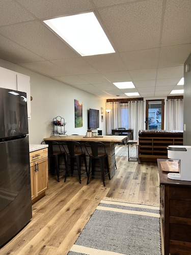 LakeWay II- 4 min from US-41 and Lake Sullivan