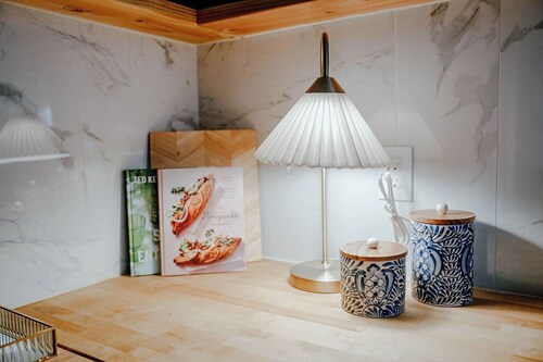 Trailside Cottage! Lovely, warm King bed home in Stunning Palmer Lake!