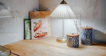 Trailside Cottage! Lovely, warm King bed home in Stunning Palmer Lake!