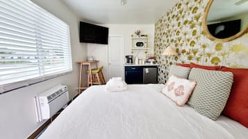 1 habitación, tabla de planchar con plancha, wifi gratis y ropa de cama