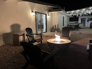 Terrace/patio - Modern family-friendly home 5min drive from Joshua Tree  (Twentynine Palms)