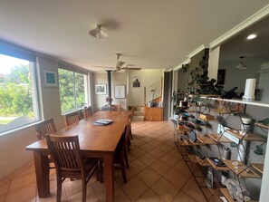 Dining - 4x2 Family Home,100m from the stunning Geographe Bay in Australia's SW  (Broadwater)