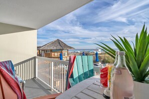 Property grounds - 102 | On the Sand! Heated Pools + Hot Tubs! (Destin)