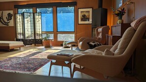 3 عدّة غرف نوم وواي فاي وملاءات أسرّة