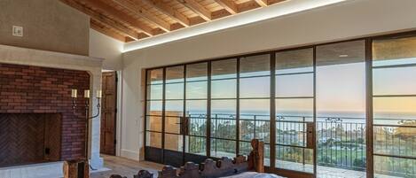 4 Schlafzimmer, Zimmersafe, Schreibtisch, Bügeleisen/Bügelbrett