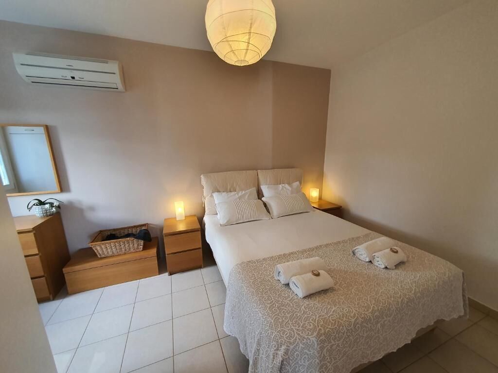 1 chambre, accès au Wi-Fi (inclus), literie fournie