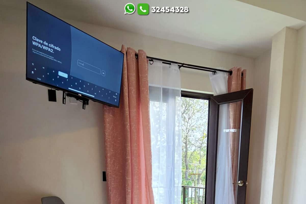 Quarto conforto, sacada, vista para a montanha | Wi-Fi de cortesia