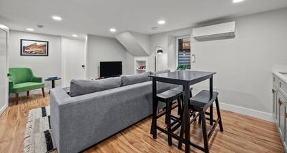 Cozy Dog-Friendly Unit with Parking Near Broadway