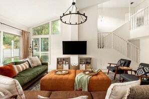 Smart TV, futbolito, libros