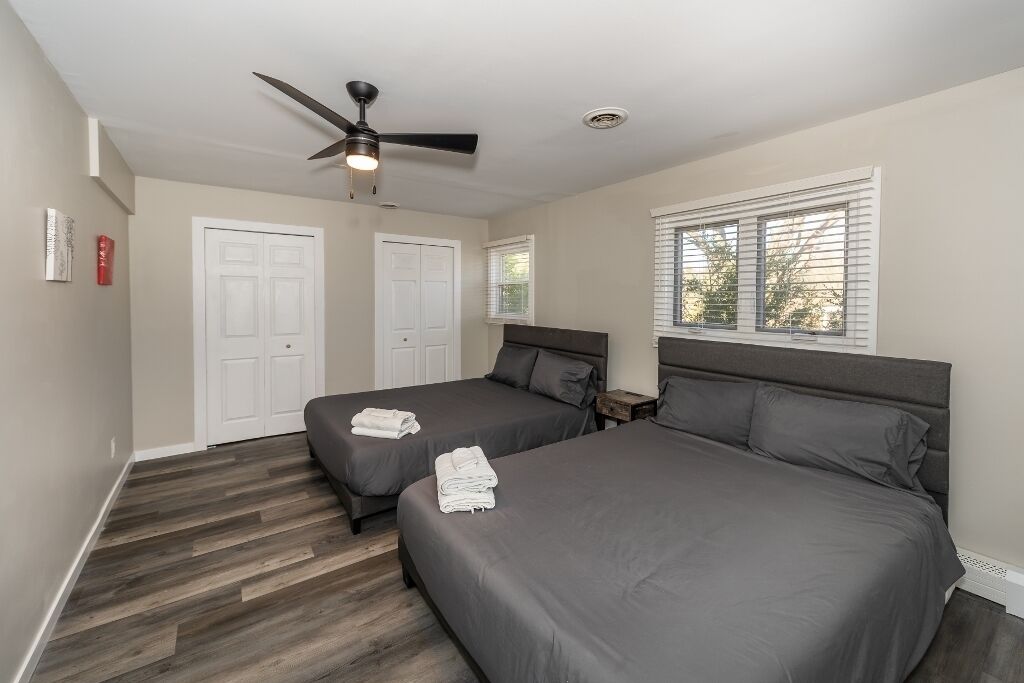 4 bedrooms, desk, iron/ironing board, free WiFi