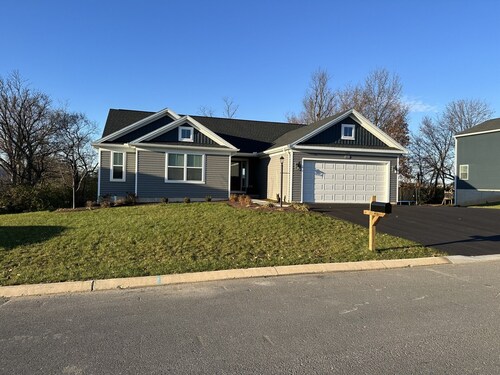 Cozy Home minutes to State College, Penn State & Historic Bellefonte. Sleeps 14