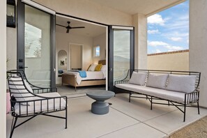 8 室のベッドルーム、デスク、アイロン / アイロン台、WiFi (無料)