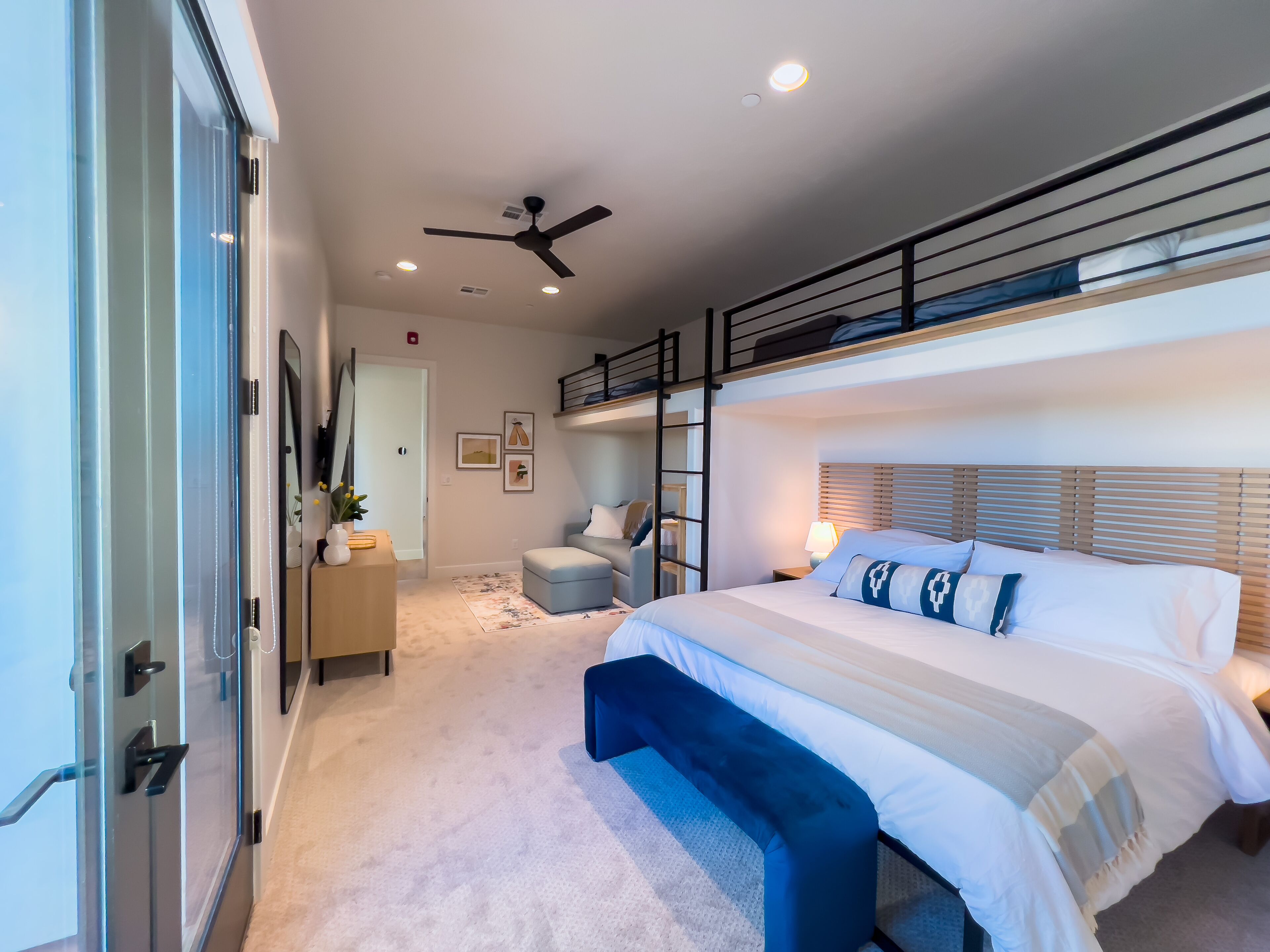 8 sovrum, skrivbord, strykjärn/strykbräda och gratis wi-fi