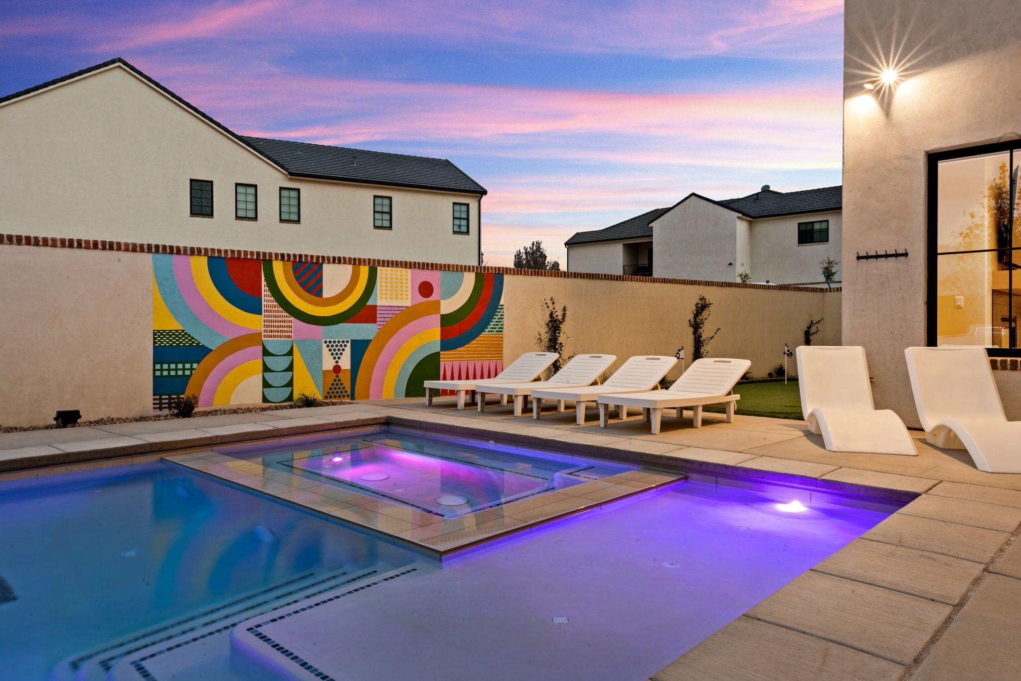Views & Relaxation! Private Pool, Waterfall & Slide, Golf, Arcade Room