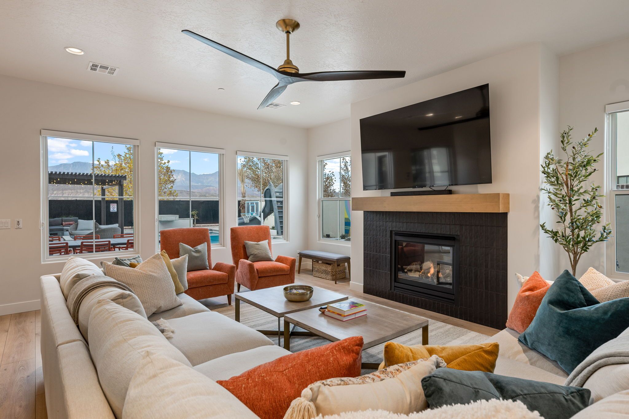 Smart-tv, pejs, videospil, bordfodbold