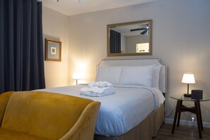 1 slaapkamer, een bureau, een strijkplank/strijkijzer, gratis wifi
