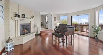 Luxury Home with Panoramic Puget Sound Views, Baby Grand Piano, and Game Room