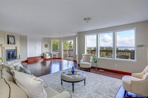 Smart TV, table tennis, books