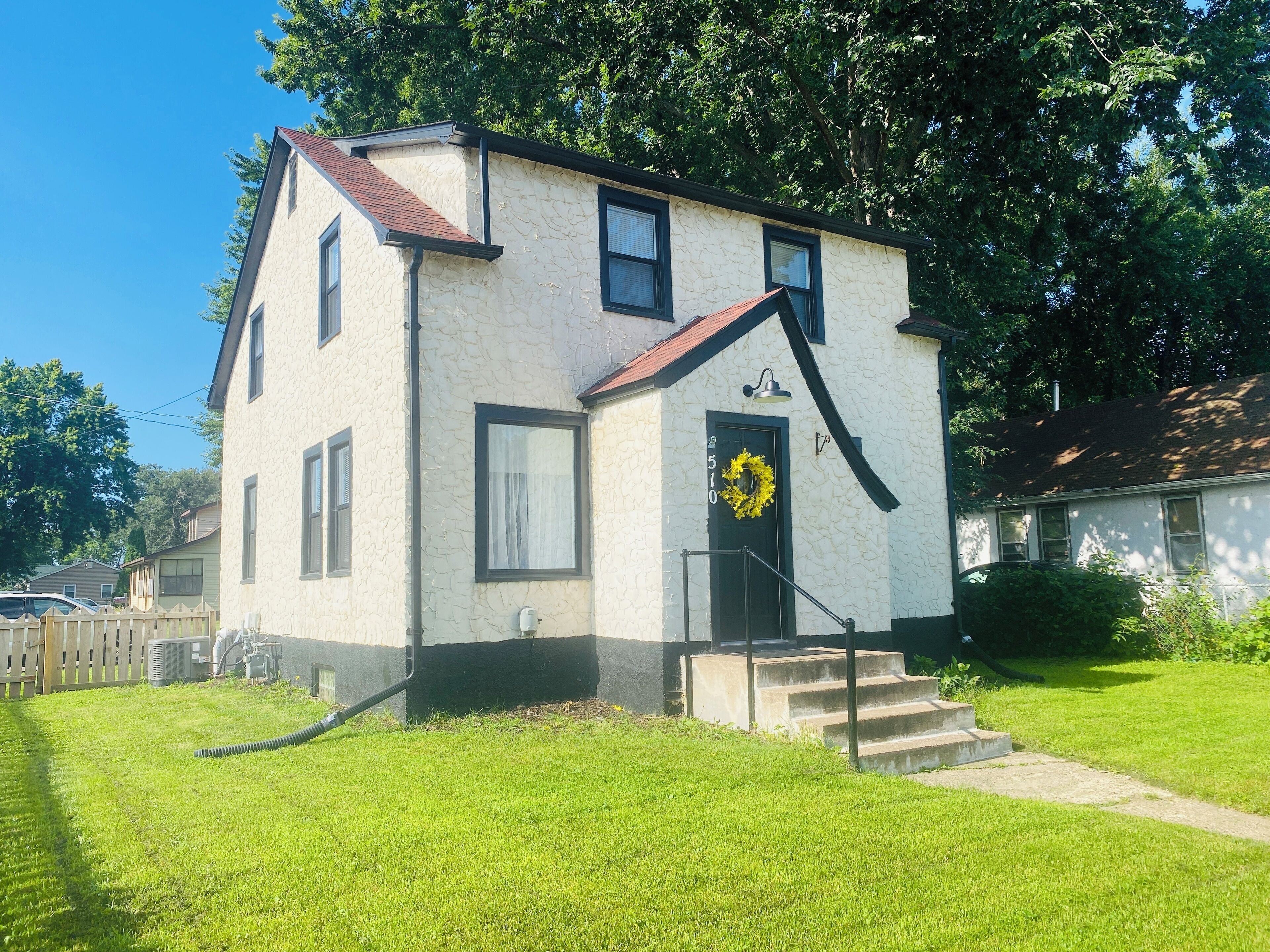 Cute and Clean Forest Lake home with character and charm.