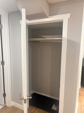 Interior - Darlington’s basement suite! (Bowmanville)