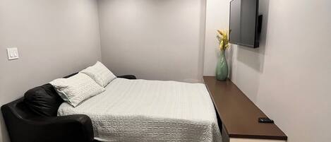 1 chambre, fer et planche à repasser, Wi-Fi, draps fournis