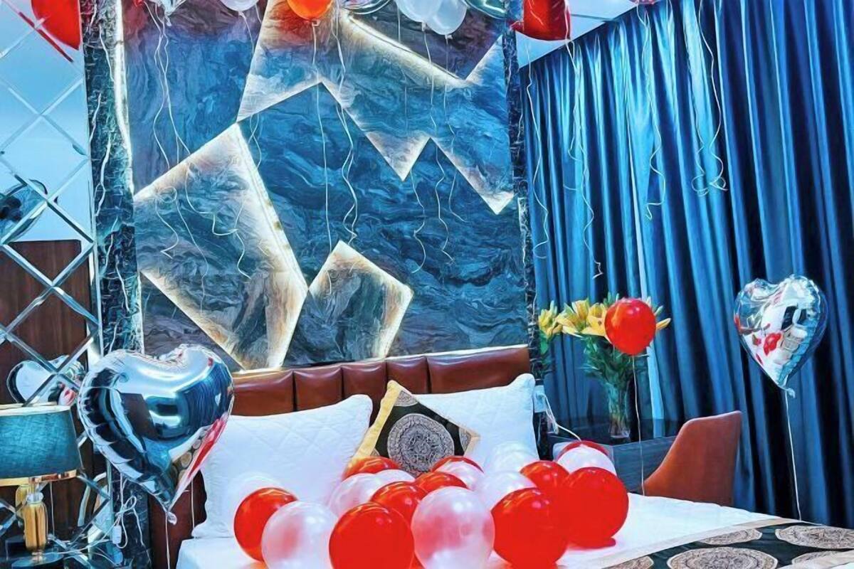 1 bedroom, hypo-allergenic bedding, desk, free WiFi
