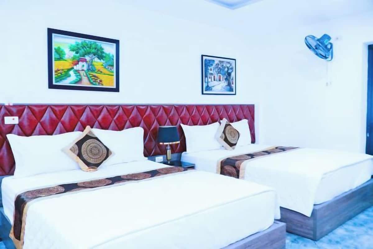 1 bedroom, hypo-allergenic bedding, desk, free WiFi