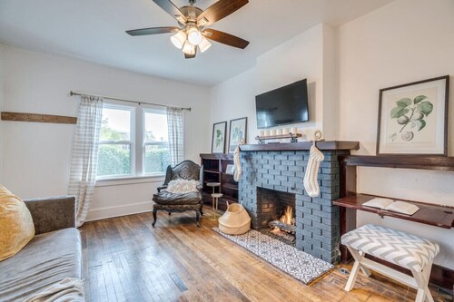 1926 Historic Duplex / Near U of A / 1 BR 1 BA