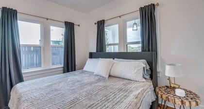 1926 Historic Duplex / 1 BR 1 BA / Near U of A