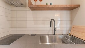 Deluxe Double Room, 1 Bedroom, Non Smoking, Ground Floor | Private kitchen | Microwave, stovetop, cookware/dishes/utensils, paper towels