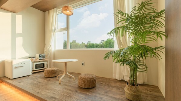 Superior Double Room, 1 Bedroom, Non Smoking, Ground Floor | Premium bedding, down comforters, free WiFi