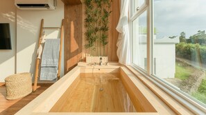 Deluxe-Doppelzimmer, 1 Schlafzimmer, Nichtraucher, Erdgeschoss | Hochwertige Bettwaren, Daunenbettdecken, kostenloses WLAN