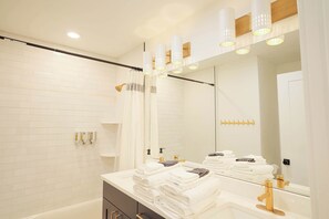 Shower, hair dryer, towels - Hot tub, Sports Court, Theater, Game Room, Firepit (Lava Hot Springs)