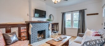 1926 Historic Duplex / Near U of A / 1 BR & 1 BA