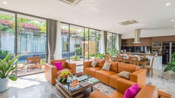 Executive Villa, 3 Bedrooms | Living area