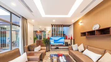 Deluxe Villa, 2 Bedrooms | Living area