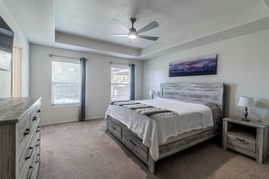 3 quartos, cofres nos quartos, ferros/tábuas de passar roupa, Wi-Fi