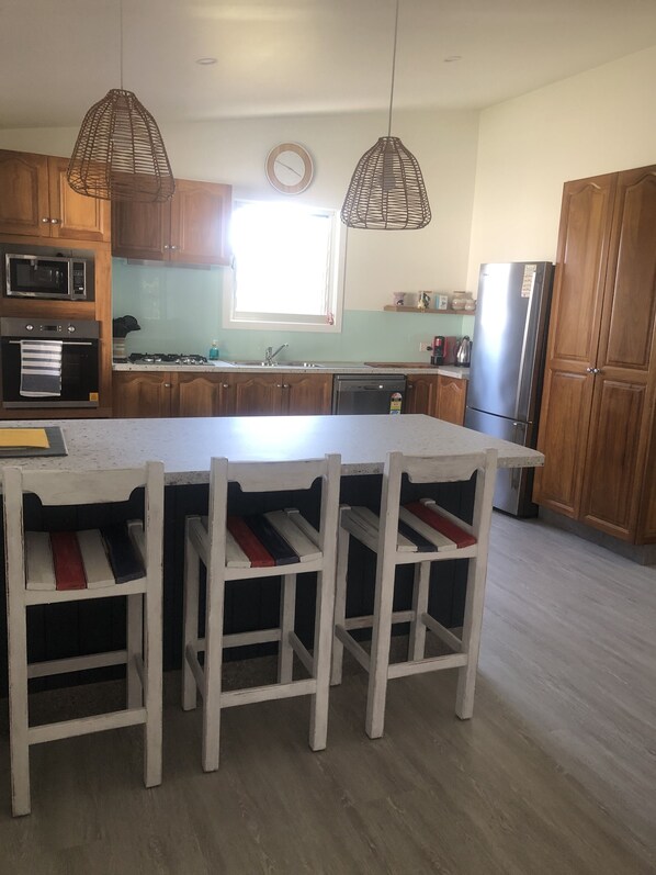 Fridge, microwave, oven, stovetop - 1 Tree Escape Wooli - There is only 1 Escape to Wooli! (Wooli)