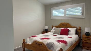 3 habitaciones, tabla de planchar con plancha, cuna de viaje y wifi