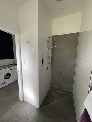 Eco-friendly toiletries, hair dryer, towels, soap - 1 Tree Escape Wooli - There is only 1 Escape to Wooli! (Wooli)