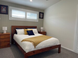 3 bedrooms, iron/ironing board, travel cot, WiFi - 1 Tree Escape Wooli - There is only 1 Escape to Wooli! (Wooli)